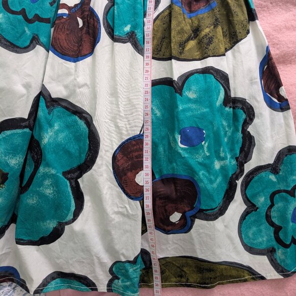 Large Flower Printed Dress - Picture 6 of 6